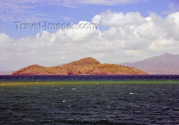mayotte77: Ilôt M'Bouzi, Mayotte: seen from Dzaoudzi - photo by M.Torres - (c) Travel-Images.com - Stock Photography agency - Image Bank