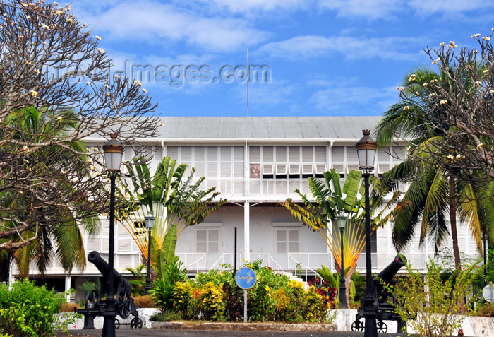 mayotte87: Dzaoudzi, Petite-Terre, Mayotte: Mapat cultural center - iron building designed by Gustave Eiffel - Maison du patrimoine - ancienne préfecture, 'la Résidence' - photo by M.Torres - (c) Travel-Images.com - Stock Photography agency - Image Bank