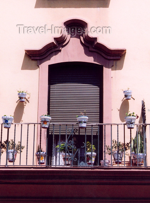 melilla28: Melilla: balcony with vases / balcon con jarrones - photo by M.Torres - (c) Travel-Images.com - Stock Photography agency - Image Bank