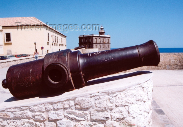 melilla37: Melilla: 19th century coastal artillery - Melilla la Vieja - gun / canon - photo by M.Torres - (c) Travel-Images.com - Stock Photography agency - Image Bank