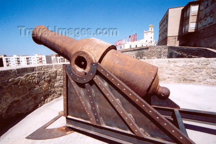 melilla55: Melilla: 19th century coastal artillery, southern wall - Melilla la Vieja - gun / canon - photo by M.Torres - (c) Travel-Images.com - Stock Photography agency - Image Bank