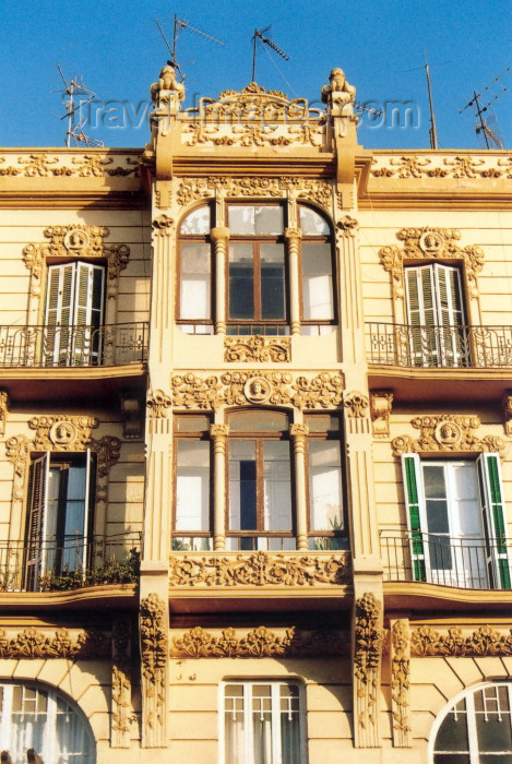 melilla57: Melilla: art deco balcony - Edificio Reconquista - architect Enrique Nieto y Nieto - photo by M.Torres - (c) Travel-Images.com - Stock Photography agency - Image Bank