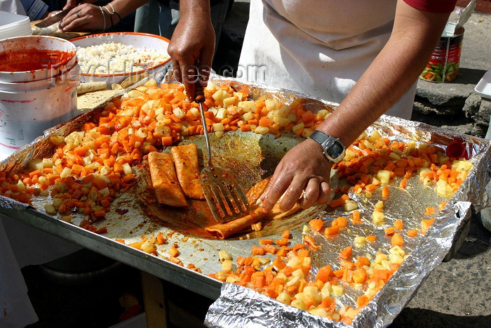 mexico119: Mexico - Guanajuato (Guanajuato): preparing tortillas - traditional Mexican food (photo by R.Ziff) - (c) Travel-Images.com - Stock Photography agency - Image Bank