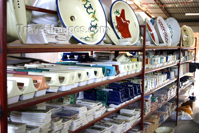 mexico128: Mexico - Dolores Hidalgo (Guanajuato): Azulejos Talavera Cortés - tile factory (photo by R.Ziff) - (c) Travel-Images.com - Stock Photography agency - Image Bank