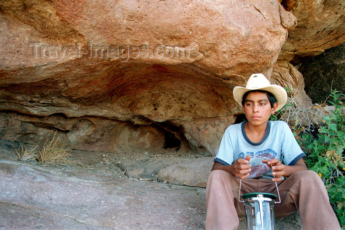 mexico272: Mexico - Bahia De Los Angeles (Baja California): Mexican boy with hat and lantern - photo by G.Friedman - (c) Travel-Images.com - Stock Photography agency - Image Bank