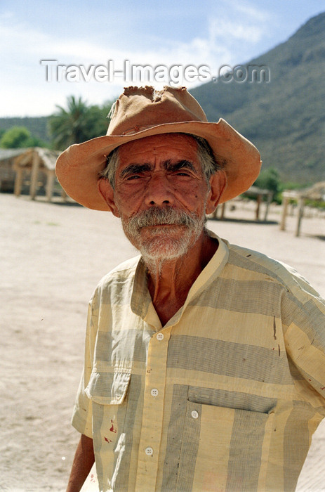 mexico278: Mexico - Bahia De Los Angeles (Baja California): old man - Mexican man - photo by G.Friedman - (c) Travel-Images.com - Stock Photography agency - Image Bank