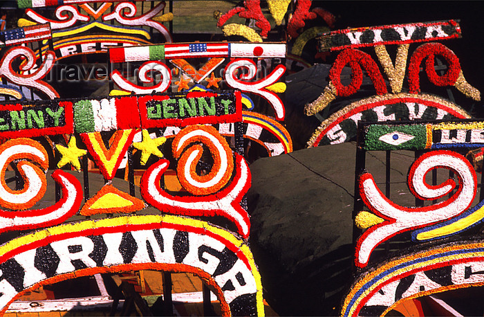 mexico346: Xochimilco, DF: every chalupa has a name - photo by Y.Baby - (c) Travel-Images.com - Stock Photography agency - Image Bank