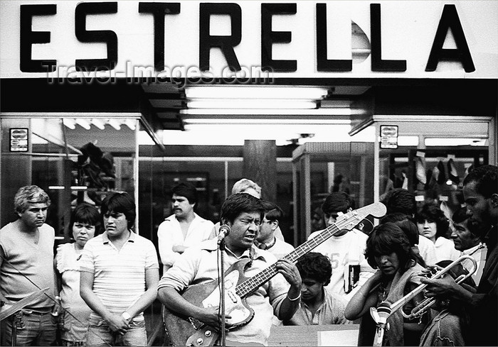 mexico350: Mexico City: playing music in the streets - Estrella - photo by Y.Baby - (c) Travel-Images.com - Stock Photography agency - Image Bank