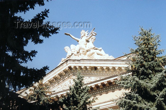 moldova23: Chisinau / Kishinev, Moldova: coronation - Organ Hall - detail of the tympanum - Bulevardul Stefan Cel Mare - Sala Cu Orga -  former Urban Bank - engineer M.Cekeruli-Cush - photo by M.Torres - (c) Travel-Images.com - Stock Photography agency - Image Bank