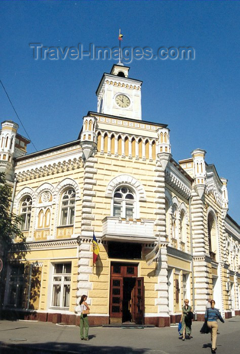 moldova24: Chisinau / Kishinev, Moldova: City Hall / Primaria - architects Mitrofan Elladi and  Alexandru Bernardazzi - Str Vlaicu Pircalab / Bulevardul Stefan Cel Mare - Duma orasaneasca - photo by M.Torres - (c) Travel-Images.com - Stock Photography agency - Image Bank