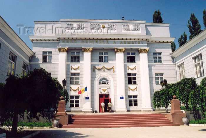 moldova28: Chisinau / Kishinev, Moldova: house of the army / Casa Centrala a Armatei - photo by M.Torres - (c) Travel-Images.com - Stock Photography agency - Image Bank