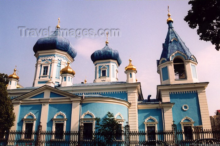 moldova31: Chisinau / Kishinev, Moldova: Church of St. Teodor Tiron - Ciuflea - All Saints Church - spires - A.Mateevici Street - photo by M.Torres - (c) Travel-Images.com - Stock Photography agency - Image Bank