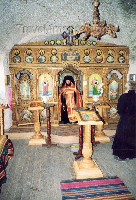 moldova9: Moldova / Moldavia - Orheuil Vechi / Trebujeni: cave monastery of Butuleni - underground liturgy - photo by M.Torres - (c) Travel-Images.com - Stock Photography agency - Image Bank