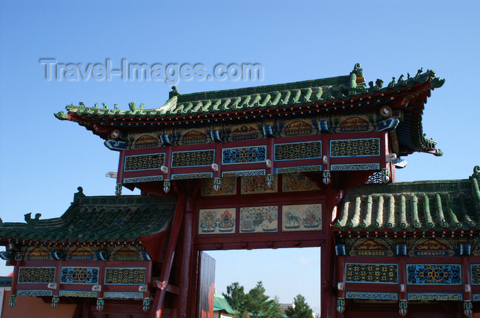 mongolia106: Ulan Bator / Ulaanbaatar, Mongolia: entrance gate of Gandan Khiid Monastery - photo by A.Ferrari - (c) Travel-Images.com - Stock Photography agency - Image Bank