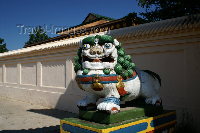 mongolia108: Ulan Bator / Ulaanbaatar, Mongolia: lion - colourful statue at the entrance of Gandan Khiid - photo by A.Ferrari - (c) Travel-Images.com - Stock Photography agency - Image Bank