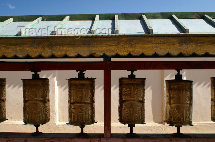 mongolia114: Ulan Bator / Ulaanbaatar, Mongolia: prayer wheels, Gandan Khiid Monastery - photo by A.Ferrari - (c) Travel-Images.com - Stock Photography agency - Image Bank