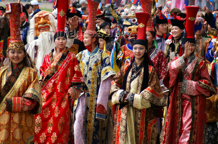 mongolia128: Ulan Bator / Ulaanbaatar, Mongolia: Naadam festival - opening ceremony - exotic hats - photo by A.Ferrari - (c) Travel-Images.com - Stock Photography agency - Image Bank