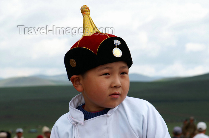 mongolia136: Ulan Bator / Ulaanbaatar, Mongolia: Naadam festival - young supporter at the horse races - Hui Doloon Khutag - photo by A.Ferrari - (c) Travel-Images.com - Stock Photography agency - Image Bank
