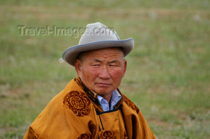 mongolia138: Ulan Bator / Ulaanbaatar, Mongolia: Naadam festival - Mongolian man at the horse races - Hui Doloon Khutag - photo by A.Ferrari - (c) Travel-Images.com - Stock Photography agency - Image Bank