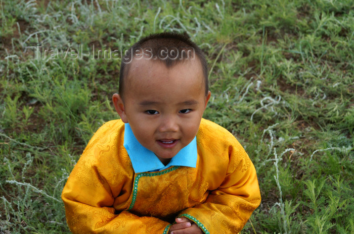 mongolia149: Ulan Bator / Ulaanbaatar, Mongolia: Naadam festival - toddler - horse races - Hui Doloon Khutag - photo by A.Ferrari - (c) Travel-Images.com - Stock Photography agency - Image Bank
