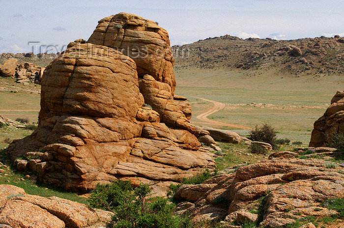 mongolia175: Gobi desert, southern Mongolia: rock formations at Baga Gazriin Chuluu - photo by A.Ferrari - (c) Travel-Images.com - Stock Photography agency - Image Bank