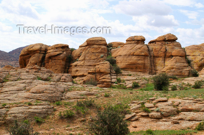 mongolia176: Gobi desert, southern Mongolia: rock wall at Baga Gazriin Chuluu - photo by A.Ferrari - (c) Travel-Images.com - Stock Photography agency - Image Bank