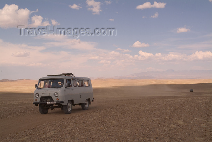 mongolia18: Mongolia - Gobi desert: local jeeps - marshrutka - Russian van - photo by A.Summers - (c) Travel-Images.com - Stock Photography agency - Image Bank
