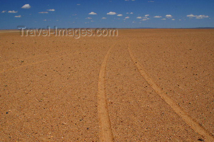 mongolia180: Gobi desert, southern Mongolia: tracks in the middle of the desert - photo by A.Ferrari - (c) Travel-Images.com - Stock Photography agency - Image Bank