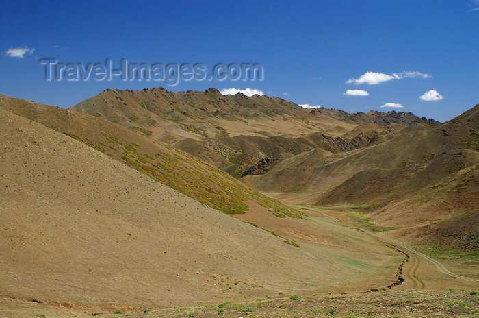 mongolia190: Gobi desert, southern Mongolia: mountain landscape on the way to Dugany Am, Gurvan Saikhan National Park - photo by A.Ferrari - (c) Travel-Images.com - Stock Photography agency - Image Bank