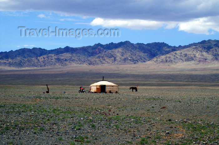 mongolia194: Gobi desert, southern Mongolia: ger, pitched in the middle of nowhere, in Gurvan Saikhan National Park - photo by A.Ferrari - (c) Travel-Images.com - Stock Photography agency - Image Bank