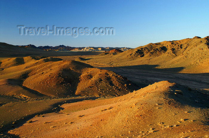 mongolia196: Gobi desert, southern Mongolia: Havasgaityn Am in the evening light, Gurvan Saikhan National Park - photo by A.Ferrari - (c) Travel-Images.com - Stock Photography agency - Image Bank