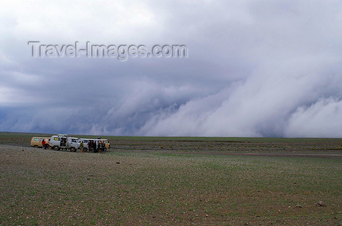 mongolia208: Gobi desert, southern Mongolia: storm clouds in the desert - photo by A.Ferrari - (c) Travel-Images.com - Stock Photography agency - Image Bank