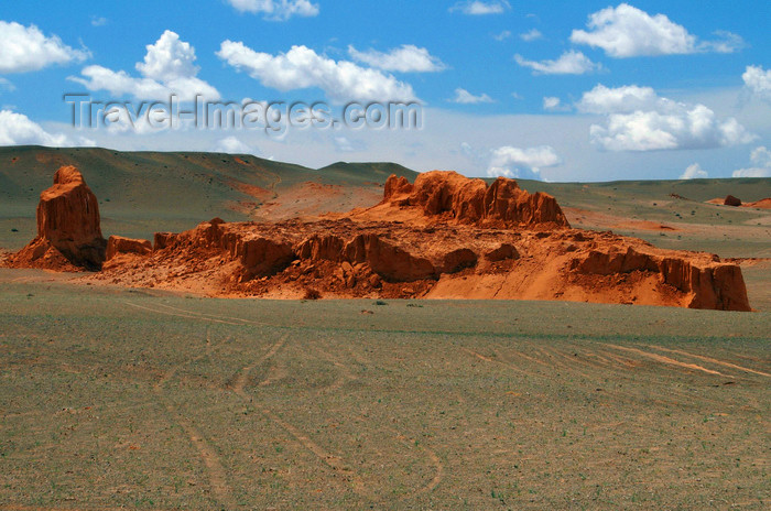 mongolia211: Gobi desert, southern Mongolia: the flaming cliffs of Bayanzag - rock island - photo by A.Ferrari - (c) Travel-Images.com - Stock Photography agency - Image Bank