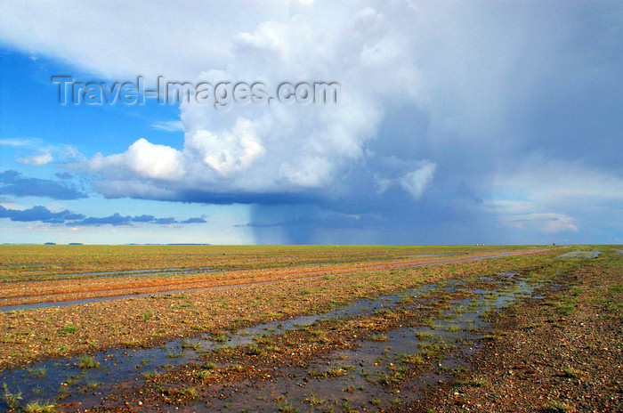 mongolia213: Gobi desert, southern Mongolia: clouds and rain in the horizon - photo by A.Ferrari - (c) Travel-Images.com - Stock Photography agency - Image Bank