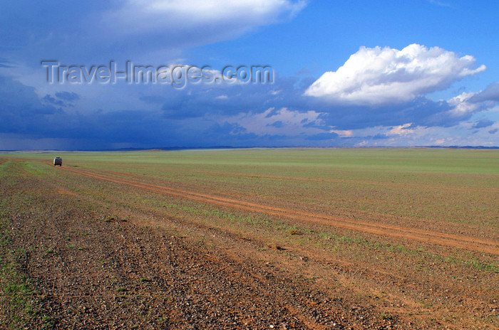 mongolia214: Gobi desert, southern Mongolia: driving in the middle of nowhere - photo by A.Ferrari - (c) Travel-Images.com - Stock Photography agency - Image Bank