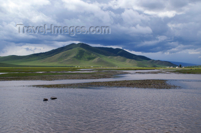 mongolia278: Khorgo-Terkhiin Tsagaan Nuur NP, Arkhangai Province, Mongolia: mountain and river, on the way to the White Lake - photo by A.Ferrari - (c) Travel-Images.com - Stock Photography agency - Image Bank