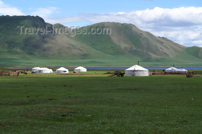 mongolia291: Khorgo-Terkhiin Tsagaan Nuur NP, Mongolia: gers by the White Lake - photo by A.Ferrari - (c) Travel-Images.com - Stock Photography agency - Image Bank