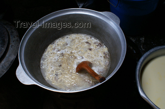 mongolia292: Khorgo-Terkhiin Tsagaan Nuur NP, Mongolia: mongolian dish cooked in a ger - photo by A.Ferrari - (c) Travel-Images.com - Stock Photography agency - Image Bank