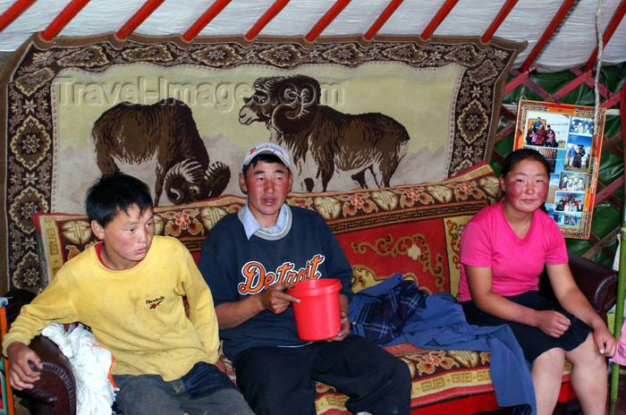 mongolia297: Khorgo-Terkhiin Tsagaan Nuur NP, Mongolia: Mongolian family in their ger - rosy cheeks - photo by A.Ferrari - (c) Travel-Images.com - Stock Photography agency - Image Bank