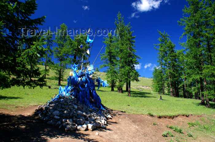 mongolia312: Khövsgöl province, Mongolia: cairn shrine in the hills - oova, on the way to Khövsgöl Nuur - photo by A.Ferrari - (c) Travel-Images.com - Stock Photography agency - Image Bank