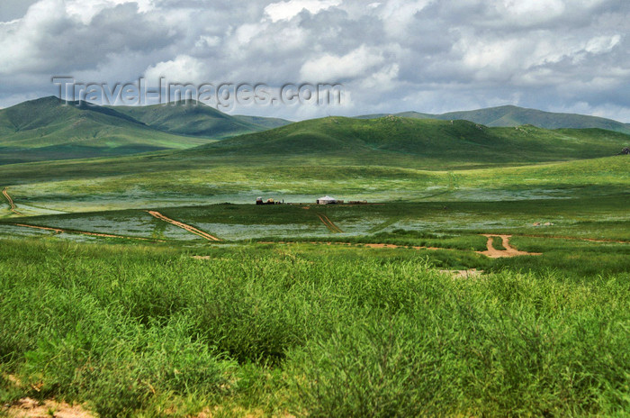 mongolia333: Khustain Nuruu National Park, Tov Tuv province, Mongolia: mountains and plan - photo by A.Ferrari - (c) Travel-Images.com - Stock Photography agency - Image Bank