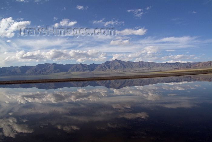 mongolia35: Mongolia - Ureg lake, Altai: mountains in the horizon - photo by A.Summers - (c) Travel-Images.com - Stock Photography agency - Image Bank