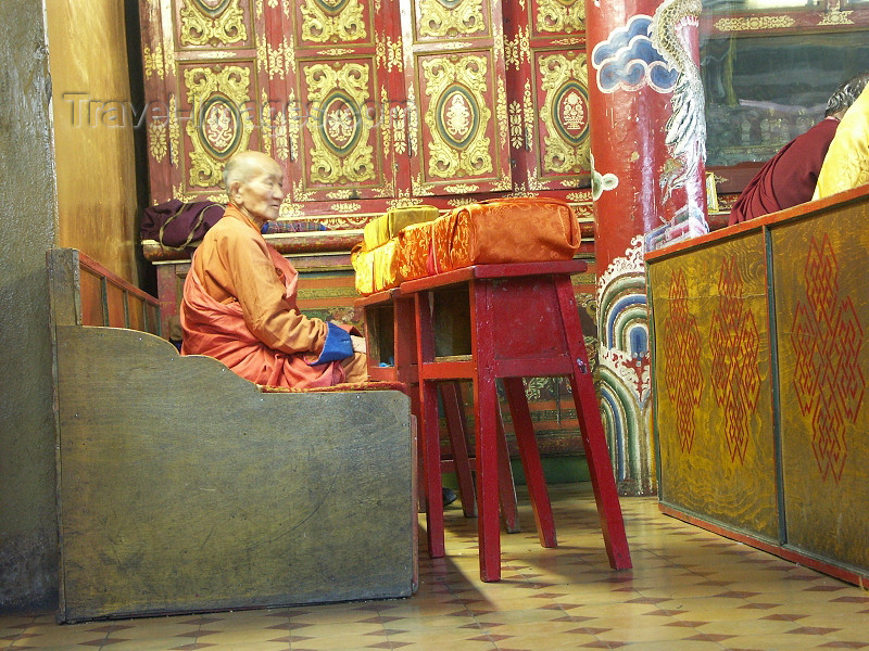 mongolia6: Mongolia - Ulan Bator - Ganden Hiid monastery - inside - monk - photo by P.Artus - (c) Travel-Images.com - Stock Photography agency - Image Bank