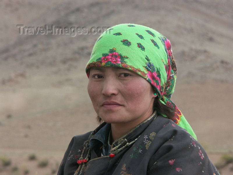 mongolia79: Mongolia - Arkhangai - Great White Lake / Terkhiin Tsagaan Nuur: Mongolian woman - photo by P.Artus - (c) Travel-Images.com - Stock Photography agency - Image Bank