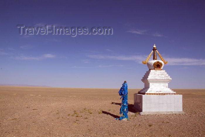 mongolia8: Mongolia - Gobi desert: stupa in the south / oova - photo by A.Summers - (c) Travel-Images.com - Stock Photography agency - Image Bank