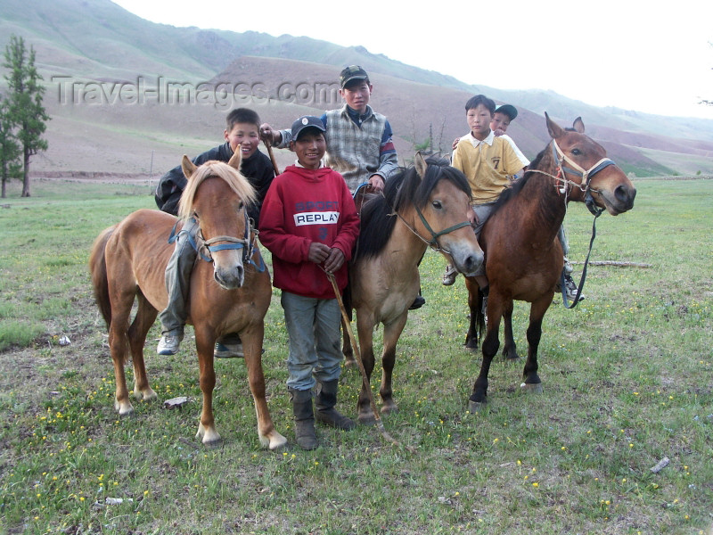 mongolia86: Mongolia - Moron: nomadic boys and their Mongolian horses - photo by P.Artus - (c) Travel-Images.com - Stock Photography agency - Image Bank