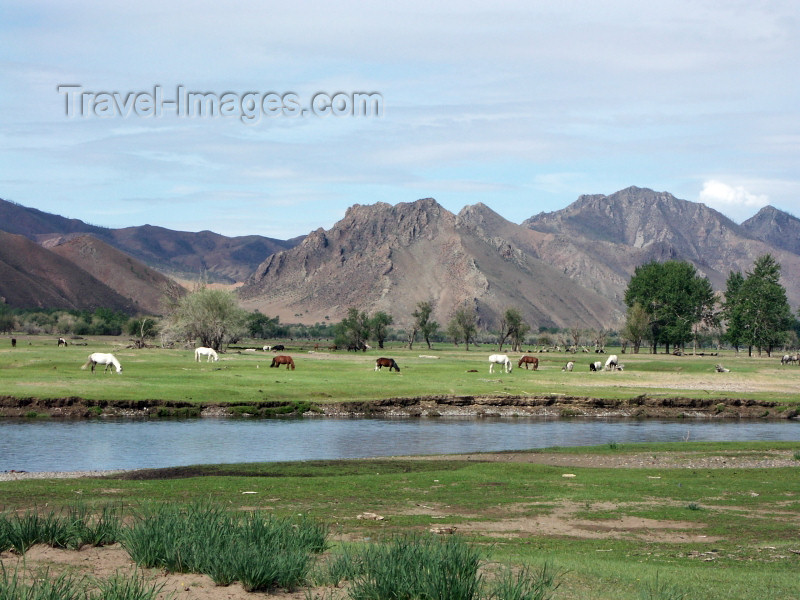 mongolia96: Mongolia - Burgun, Bayan-Ölgiy Aymag: lake and mountains - photo by P.Artus - (c) Travel-Images.com - Stock Photography agency - Image Bank