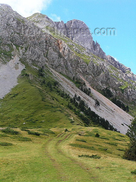 montenegro100: Montenegro - Crna Gora - Komovi mountain massif: Landscape around Kom Vasojevicki peak - Prokletije range - Dinaric Alps - Planina Komovi - Andrijevica municipality - photo by J.Kaman - (c) Travel-Images.com - Stock Photography agency - Image Bank