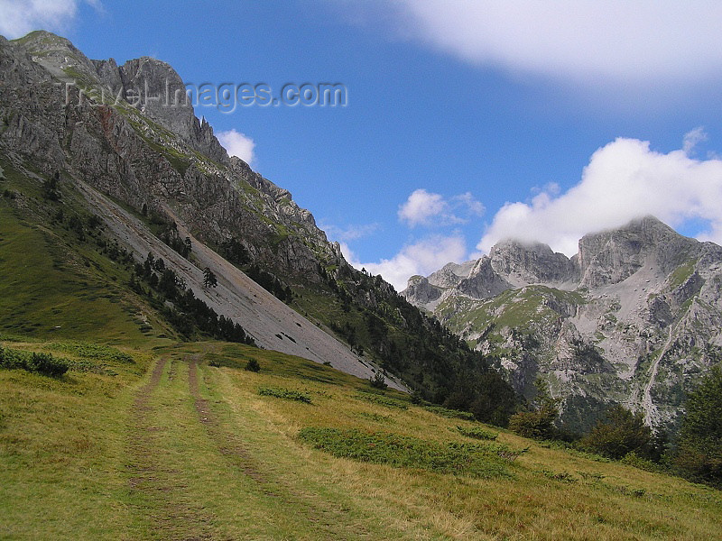 montenegro101: Montenegro - Crna Gora - Komovi mountain massif: Landscape around Kom Vasojevicki peak - photo by J.Kaman - (c) Travel-Images.com - Stock Photography agency - Image Bank