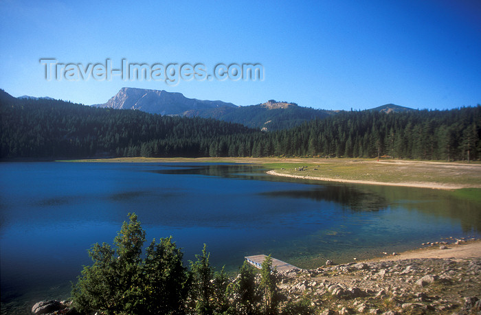 montenegro110: Montenegro - Durmitor national park: Black Lake / Crno jezero - UNESCO World Heritage Site - photo by D.Forman - (c) Travel-Images.com - Stock Photography agency - Image Bank